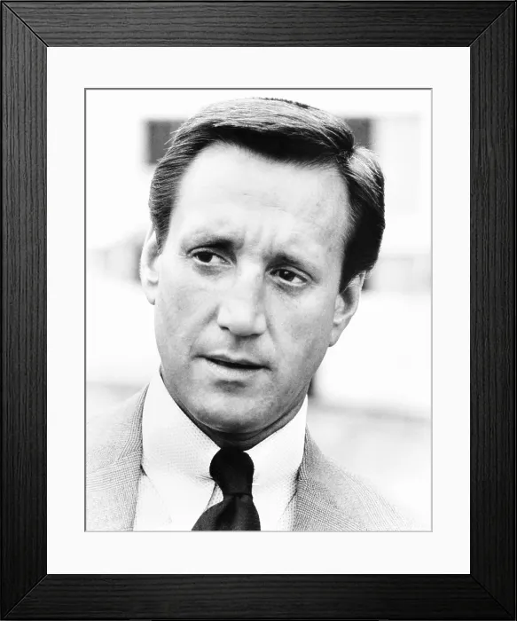 Framed Print : THE OUTSIDE MAN, Roy Scheider, 1972 Framed Print : THE OUTSIDE MAN, Roy Scheider, 1972