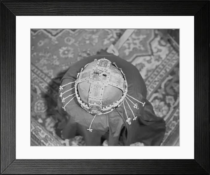 Framed Print : Hungarian Royal Crown in a U.S. Army repository at Frankfort, Aug. 3, 1945. It was recovered in Mattsee, Austria, on May 4, 1945 by the U.S. 86th Infantry Division. The U.S