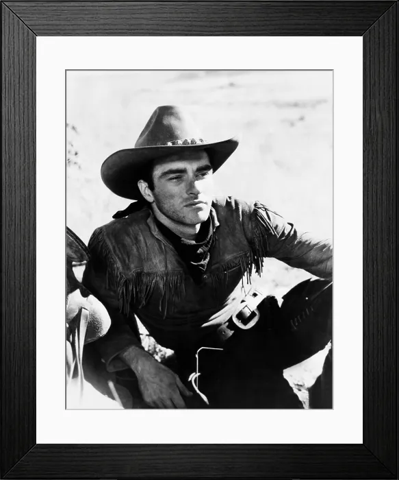 Framed Print : RED RIVER, Montgomery Clift, 1948 Framed Print : RED RIVER, Montgomery Clift, 1948