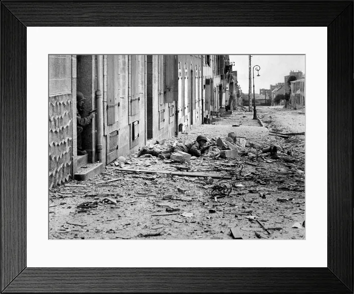 Framed Print : U.S. soldiers in street fighting during the Battle of Brest, in Brittany, France