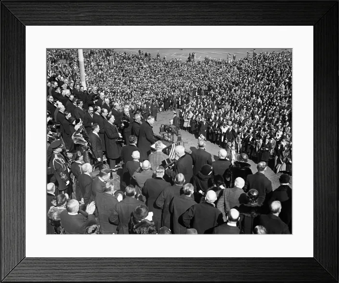 Framed Print : President Herbert Hoover addresses a crowd during his 1932 campaign for re-election. Hoover lost, receiving 15.7 million votes to Democrat Franklin Roosevelt's 22.8 million Framed Print : President Herbert Hoover addresses a crowd during his 1932 campaign for re-election. Hoover lost, receiving 15.7 million votes to Democrat Franklin Roosevelt's 22.8 million