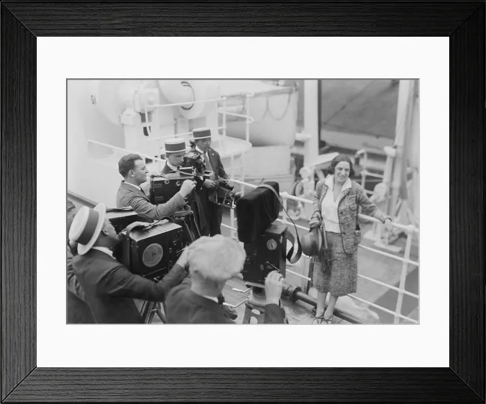 Framed Print : Susanne Lenglen, French tennis Champion posing for photographers on ocean liner in New York City. 1920s. (BSLOC_2015_17_104) Framed Print : Susanne Lenglen, French tennis Champion posing for photographers on ocean liner in New York City. 1920s. (BSLOC_2015_17_104)