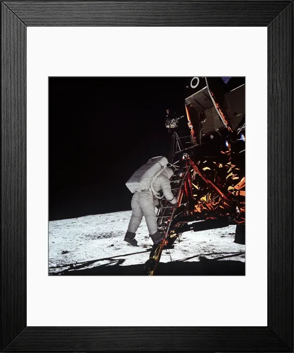 Framed Print : Second man on the Moon. Astronaut Edwin Aldrin, descends the steps of the Lunar Module ladder to the moon's surface. July 20, 1969