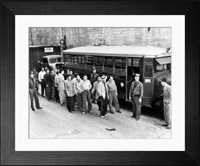 Framed Print : Zoot Suiters under arrest outside Los Angeles jail en route to court during the Los Angeles Zoot Suit Riots in June 1943