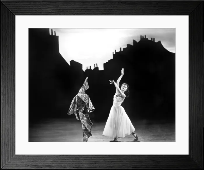 Framed Print : THE RED SHOES, Moira Shearer, 1948