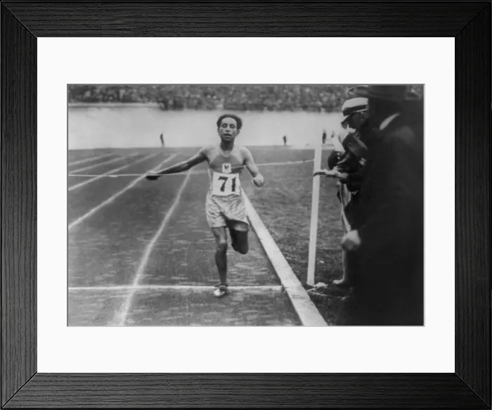 Framed Print : El Quafi of South Africa winning the Olympic marathon for France, 1928. Amsterdam, Holland. (BSLOC_2015_17_159)