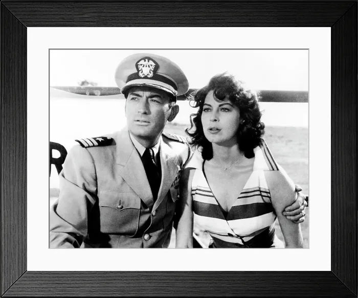 Framed Print : ON THE BEACH, Gregory Peck, Ava Gardner, 1959