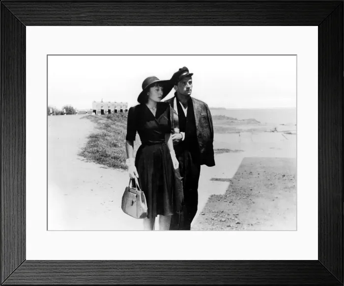 Framed Print : OSSESSIONE, Clara Calamai, Massimo Girotti, 1943