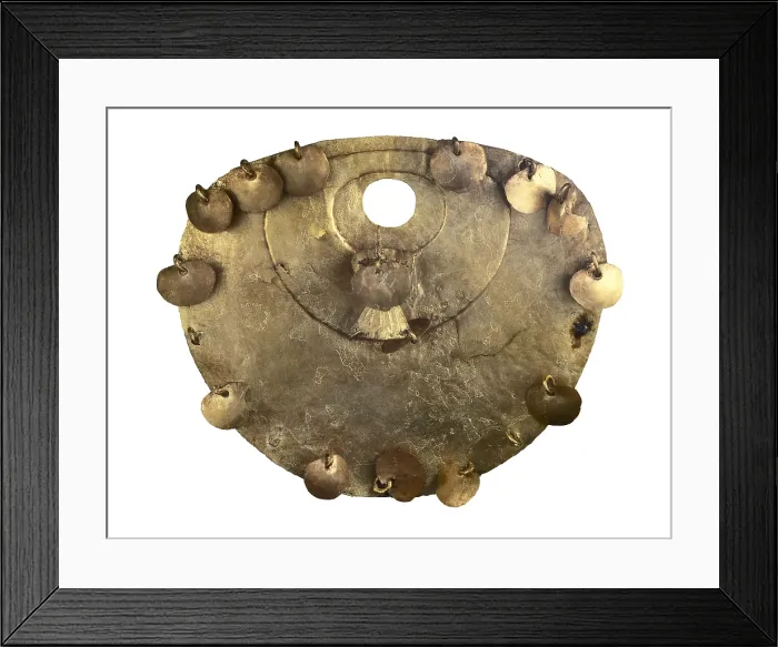 Framed Print : Gold breastplate muisca. Proceeds from ChiquinquirA (BoyacA). Pre-Columbian art. Jewelry. COLOMBIA. BogotA. Gold Museum. Proc: COLOMBIA. BOYACA. - P