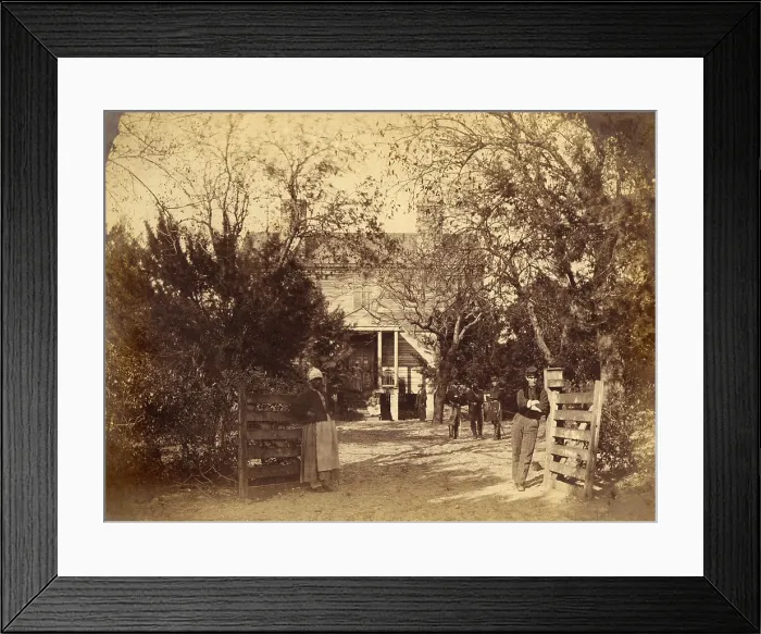 Framed Print : A newly liberated female slave and Union soldiers stand in at the entrance to the captured plantation of the General Thomas F. Drayton, Hilton Head Island, South Carolina