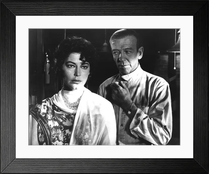 Framed Print : ON THE BEACH, Ava Gardner, Fred Astaire, 1959