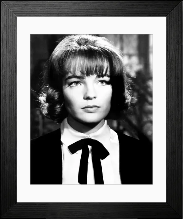 Framed Print : THE VICTORS, Romy Schneider, 1963 Framed Print : THE VICTORS, Romy Schneider, 1963