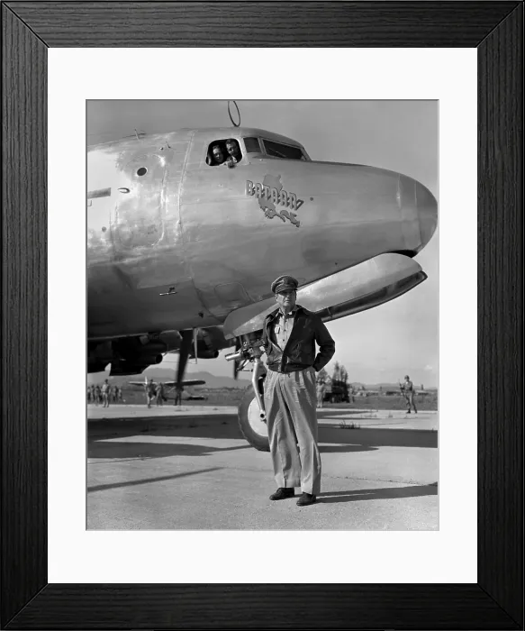 Framed Print : General Douglas MacArthur on his arrival at Kimpo airfield for a tour of the Korean battlefront Framed Print : General Douglas MacArthur on his arrival at Kimpo airfield for a tour of the Korean battlefront