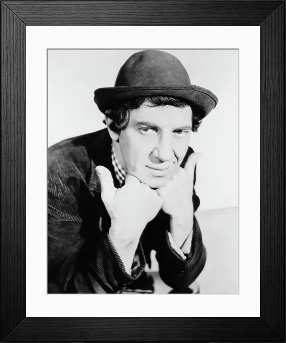 Framed Print : AT THE CIRCUS, Chico Marx, 1939