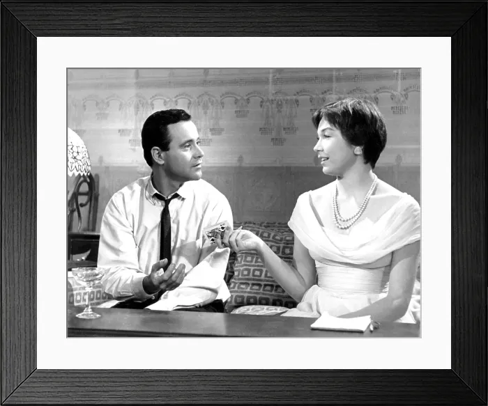 Framed Print : THE APARTMENT, Jack Lemmon, Shirley MacLaine, 1960 Framed Print : THE APARTMENT, Jack Lemmon, Shirley MacLaine, 1960