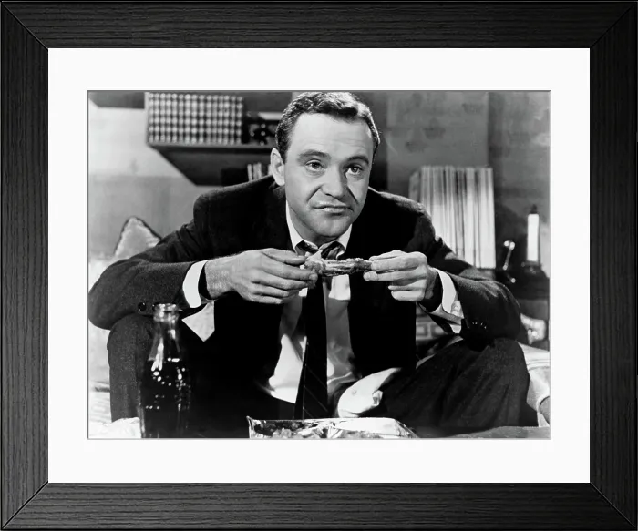Framed Print : THE APARTMENT, Jack Lemmon, 1960