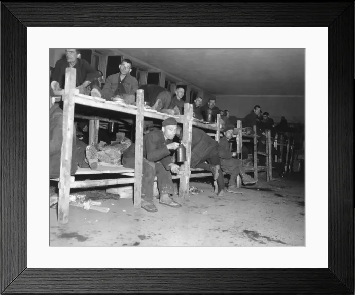 Framed Print : Allied prisoners in the Hospital of a Nazi POW camp captured by the 9th U.S. Army. Over 22, 000 prisoners from 11 nations were housed here, some for over five years Framed Print : Allied prisoners in the Hospital of a Nazi POW camp captured by the 9th U.S. Army. Over 22, 000 prisoners from 11 nations were housed here, some for over five years