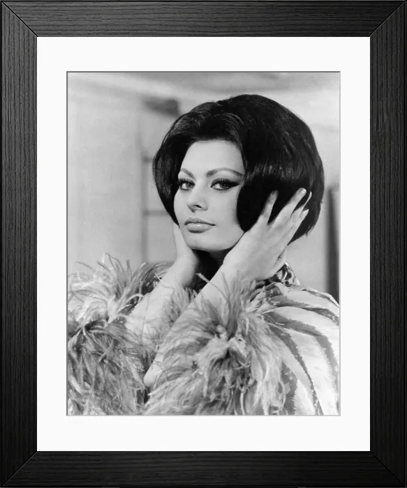 Framed Print : ARABESQUE, Sophia Loren, 1966