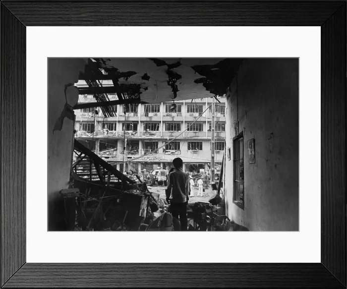 Framed Print : Vietnam War. Ruins of a US Officers quarters after a Viet Cong bomb attack in Saigon