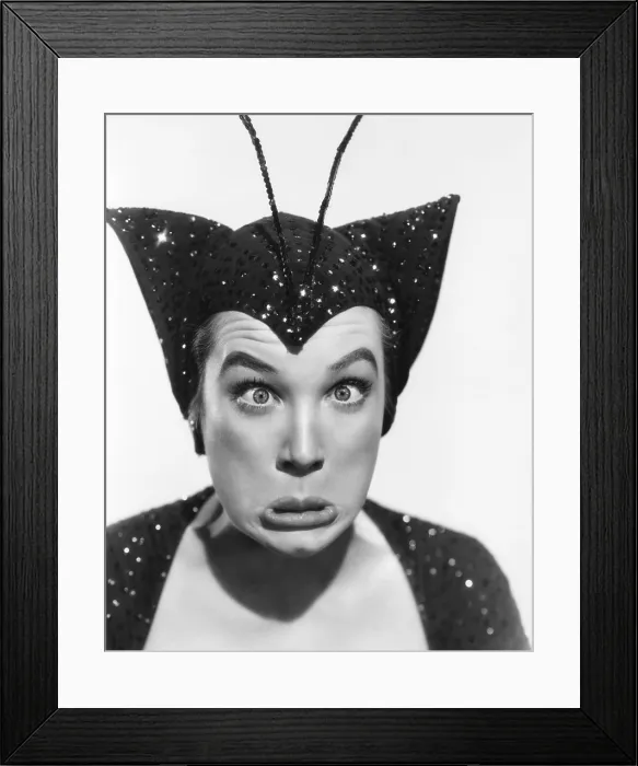 Framed Print : ARTISTS AND MODELS, Shirley MacLaine, 1955 Framed Print : ARTISTS AND MODELS, Shirley MacLaine, 1955