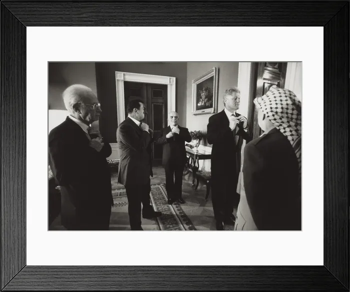 Framed Print : Pres. Clinton and Middle East leaders before signing to extend Palestinian rule on the West Bank Framed Print : Pres. Clinton and Middle East leaders before signing to extend Palestinian rule on the West Bank