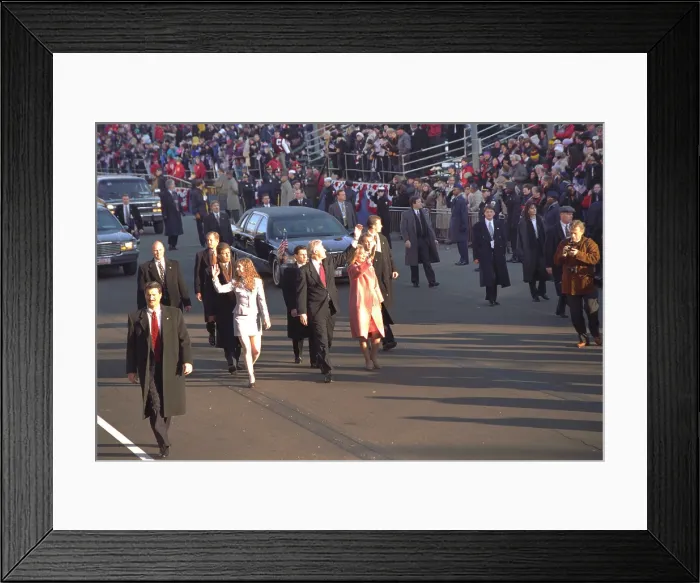 Framed Print : President Bill Clinton walk with Chelsea and Hillary in the 1997 Inaugural Parade. (BSLOC_2015_2_197)