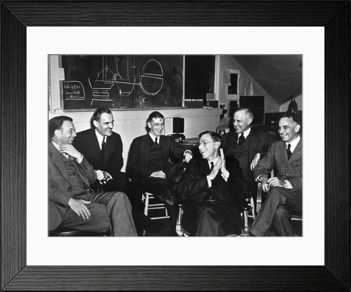 Framed Print : 1940 meeting of nuclear physicists at the Radiation Laboratory at the University of California
