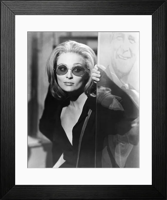Framed Print : THE ARRANGEMENT, Faye Dunaway, 1969 Framed Print : THE ARRANGEMENT, Faye Dunaway, 1969