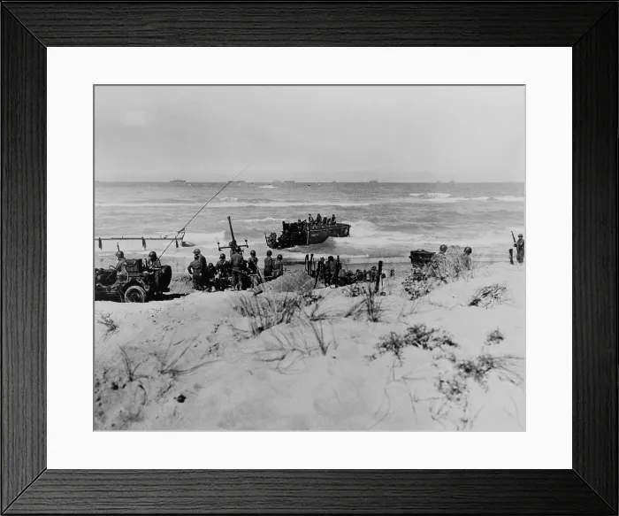 Framed Print : First U.S. troops ashore near Scoglitti, Sicily, during the Allied invasion of Sicily. They set up anti-aircraft guns to fend off Axis counter-attacks Framed Print : First U.S. troops ashore near Scoglitti, Sicily, during the Allied invasion of Sicily. They set up anti-aircraft guns to fend off Axis counter-attacks