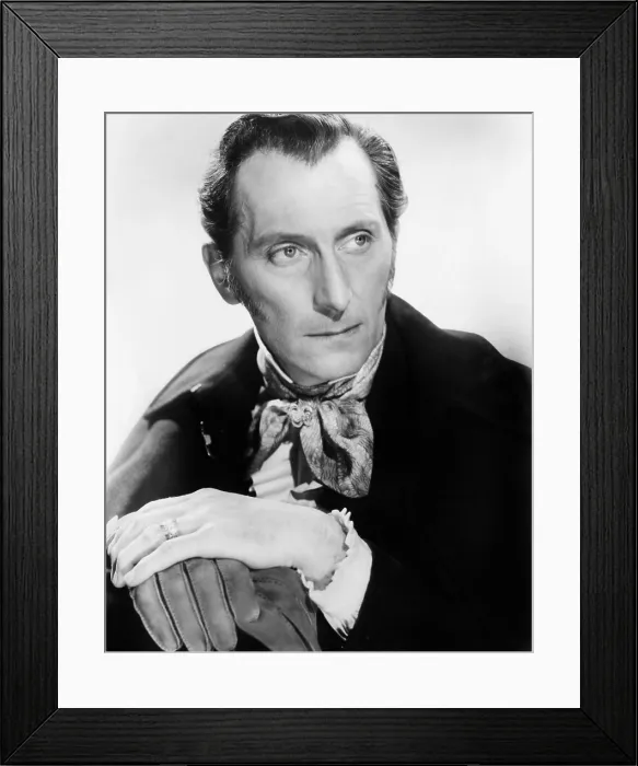 Framed Print : THE REVENGE OF FRANKENSTEIN, Peter Cushing, 1958