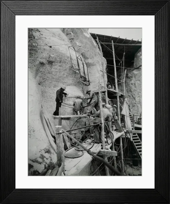 Framed Print : Artist Gutzon Borglum oversees work on Mount Rushmore