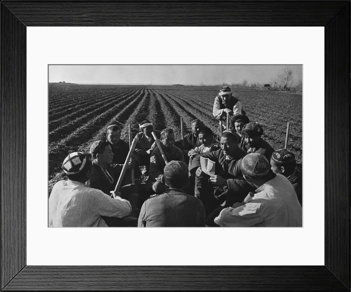 Framed Print : Uzbek collective farmers discussing work of spring sowing in the USSR. Ca. 1935-40. (BSLOC_2015_2_258)
