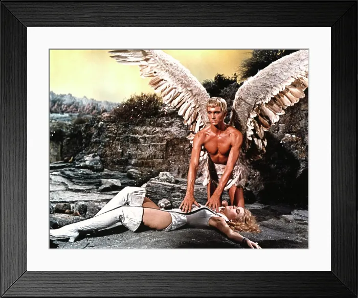 Framed Print : BARBARELLA, Jane Fonda, John Phillip Law, 1968 Framed Print : BARBARELLA, Jane Fonda, John Phillip Law, 1968