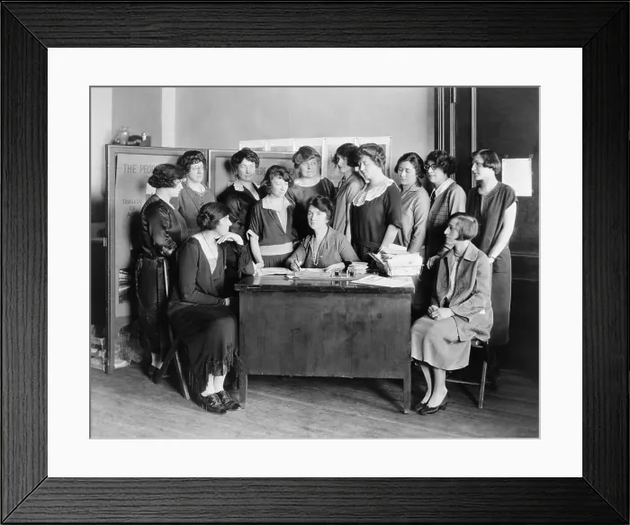 Framed Print : Margaret Sanger, birth control pioneer at a desk surround by twelve other women in 1924. By the early 1920s, legal resistance to birth control eased Framed Print : Margaret Sanger, birth control pioneer at a desk surround by twelve other women in 1924. By the early 1920s, legal resistance to birth control eased