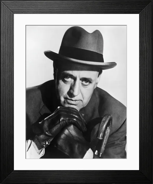 Framed Print : THE GREEN MAN, Alastair Sim, 1956 Framed Print : THE GREEN MAN, Alastair Sim, 1956