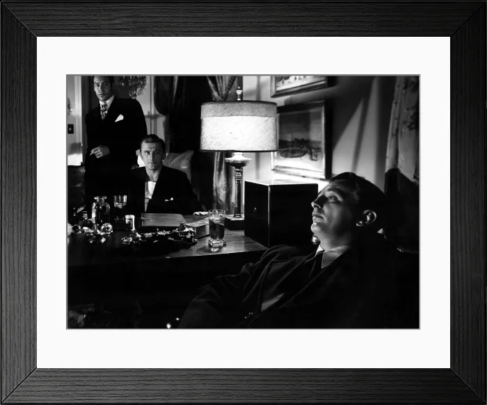 Framed Print : OUT OF THE PAST, Paul Valentine, Kirk Douglas, Robert Mitchum, 1947