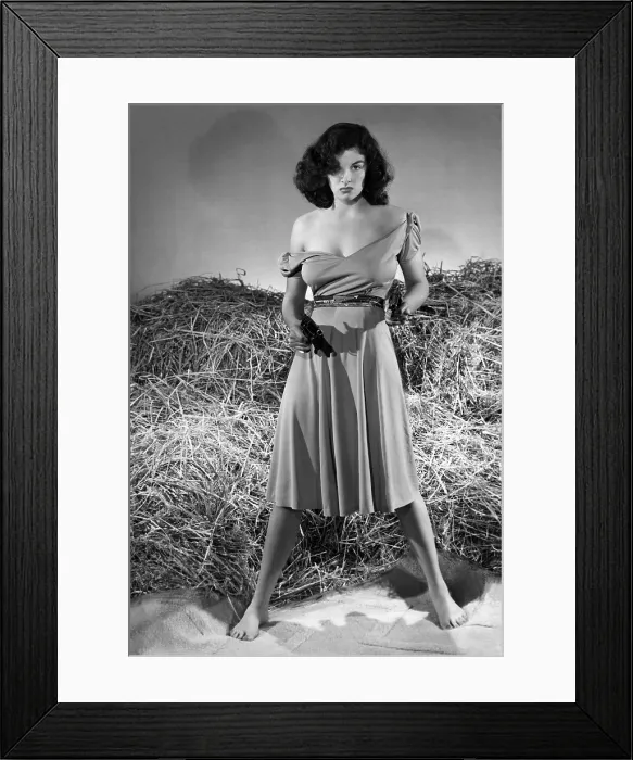 Framed Print : THE OUTLAW, Jane Russell, 1943 Framed Print : THE OUTLAW, Jane Russell, 1943
