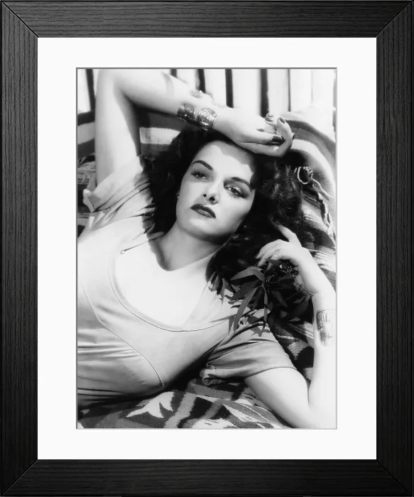 Framed Print : THE OUTLAW, Jane Russell, 1943