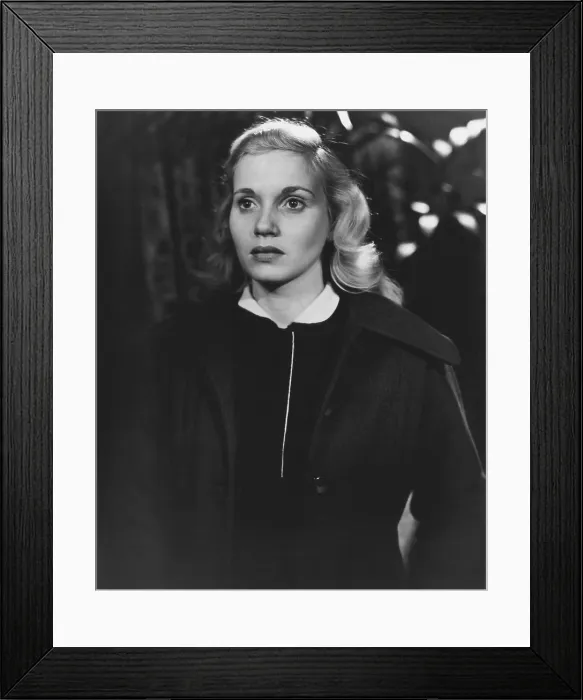 Framed Print : ON THE WATERFRONT, Eva Marie Saint, 1954