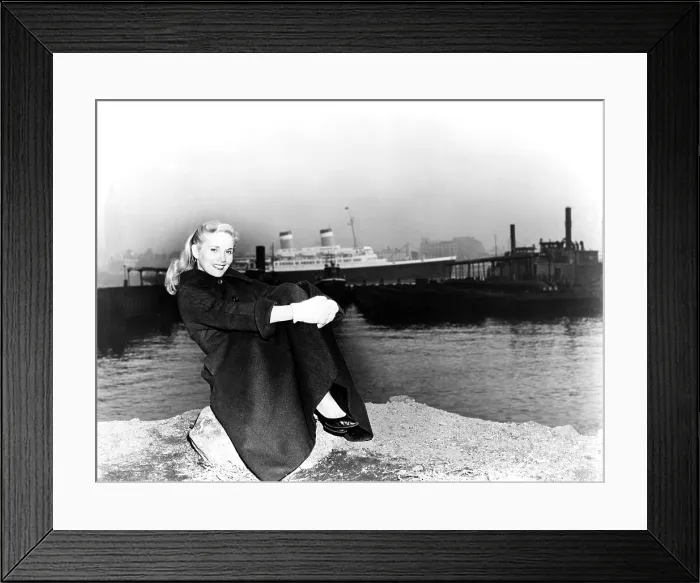 Framed Print : ON THE WATERFRONT, Eva Marie Saint, 1954