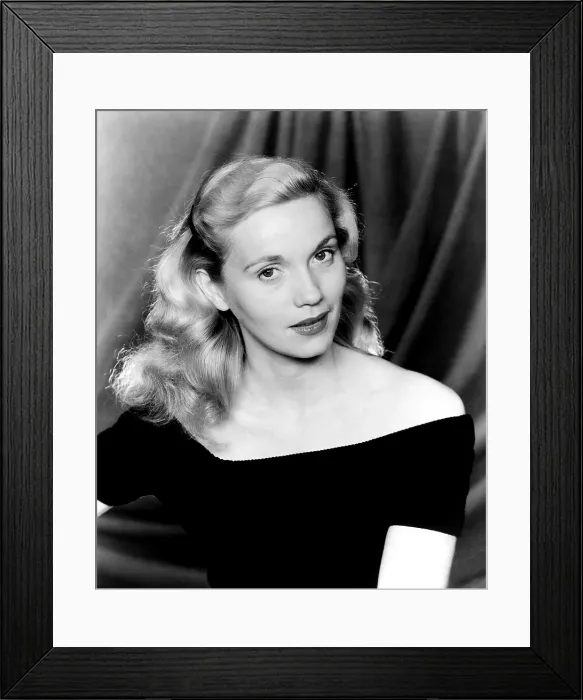 Framed Print : ON THE WATERFRONT, Eva Marie Saint, 1954