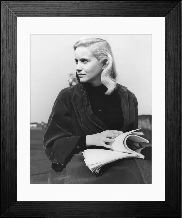 Framed Print : ON THE WATERFRONT, Eva Marie Saint, on-set, 1954
