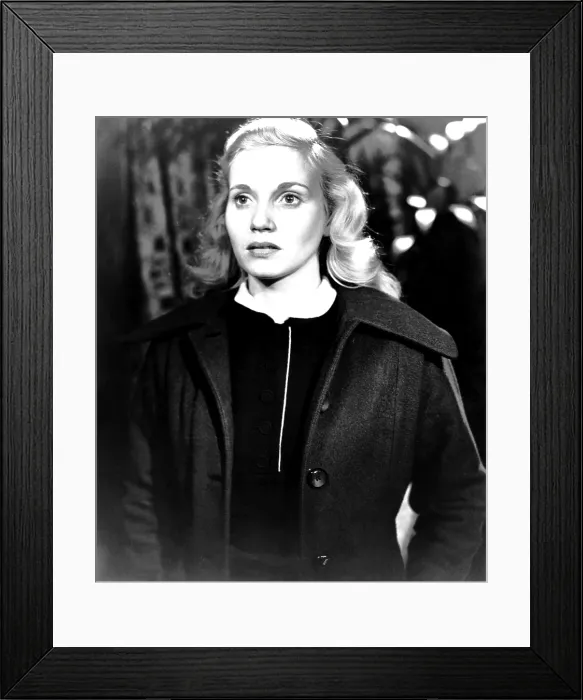 Framed Print : ON THE WATERFRONT, Eva Marie Saint, 1954