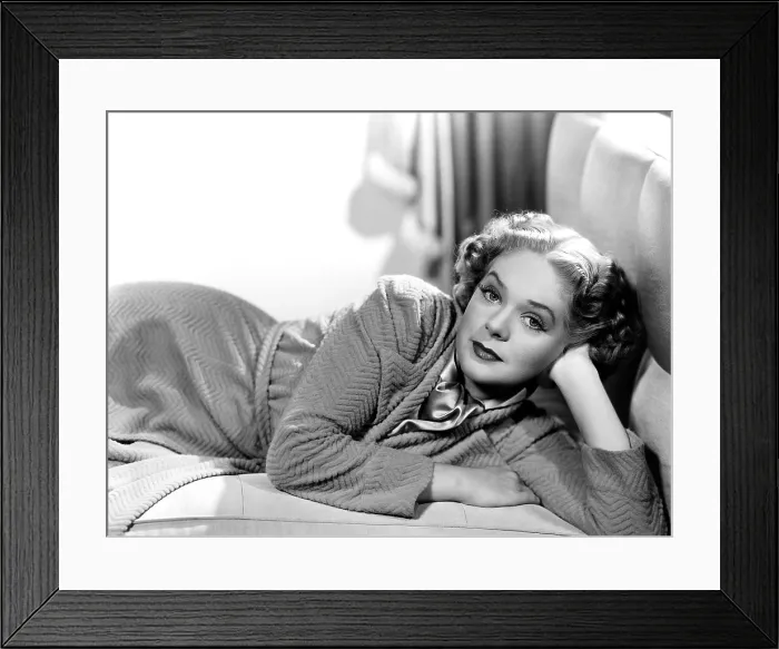 Framed Print : ON THE AVENUE, Alice Faye, 1937. TM & Copyright 20th Century Fox Film Corp. / courtesy Everett Collection Framed Print : ON THE AVENUE, Alice Faye, 1937. TM & Copyright 20th Century Fox Film Corp. / courtesy Everett Collection