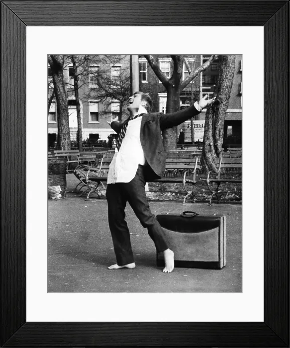 Framed Print : BAREFOOT IN THE PARK, Robert Redford, 1967