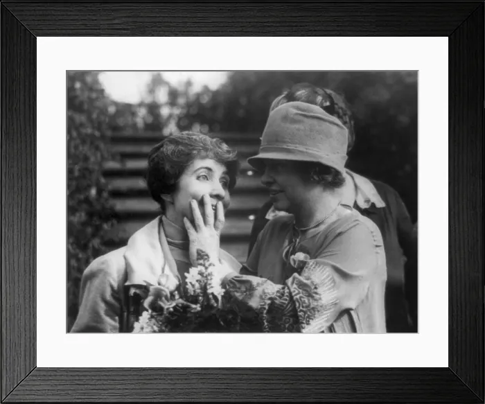 Framed Print : Helen Keller reading First Lady Grace Coolidge's lips. Jan 12, 1926. Mrs