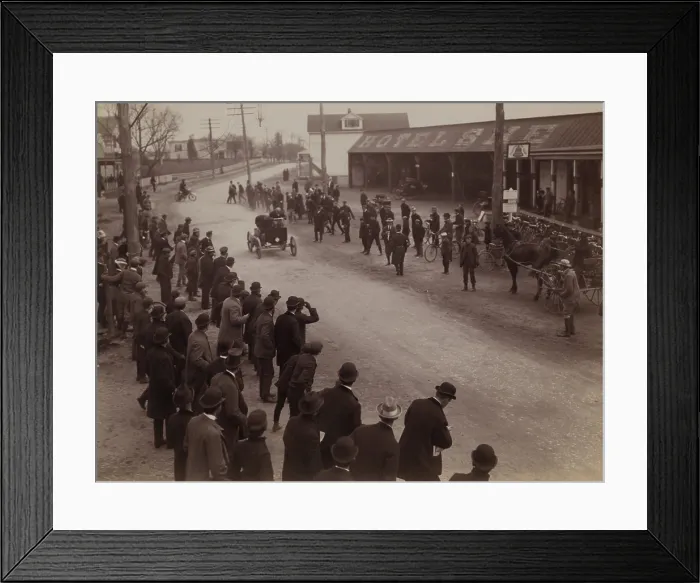 Framed Print : Finish of auto race at Springfield L.I. in 1900. LC-DIG-ppmsca-19358