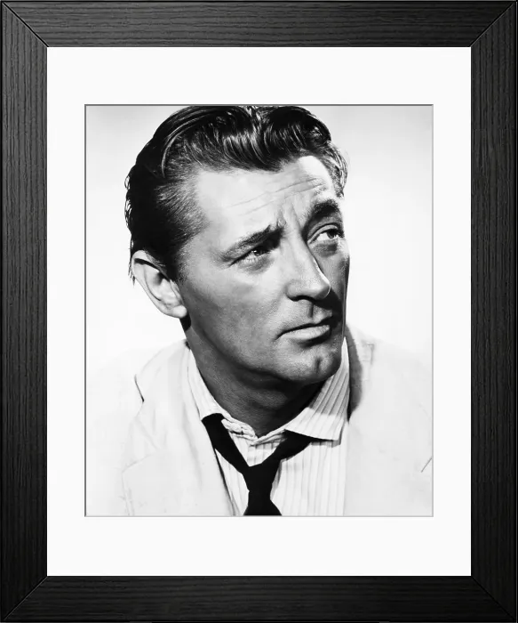 Framed Print : BANDIDO, Robert Mitchum, 1956 Framed Print : BANDIDO, Robert Mitchum, 1956