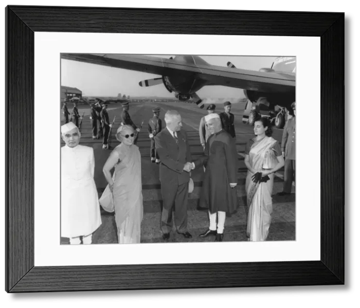 Framed Print : President Harry Truman welcomes the Prime Minister of India, Jawaharlal Nehru, at Washington Airport Framed Print : President Harry Truman welcomes the Prime Minister of India, Jawaharlal Nehru, at Washington Airport