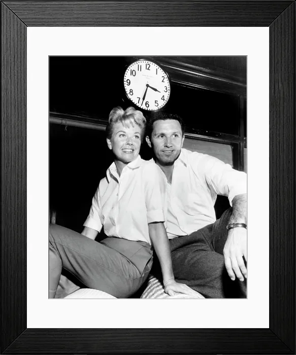Framed Print : THE PAJAMA GAME, Doris Day, John Raitt, 1957